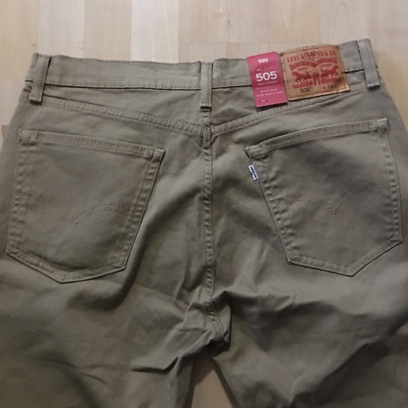 Levis 505 Khaki Dark Tan 4 Pockets Shorts - Picture 3 of 5